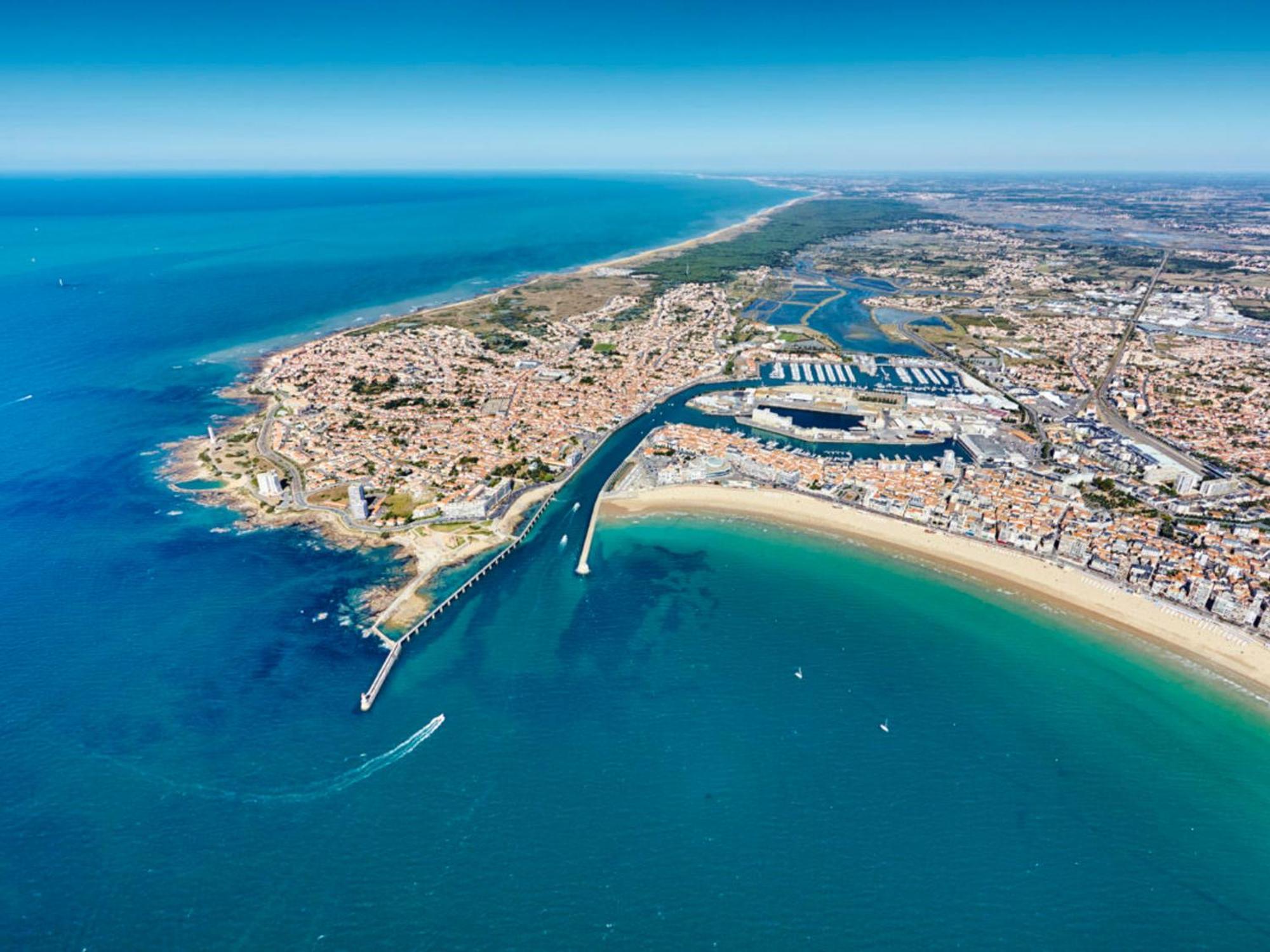 Appartement Moderne Au Centre-Ville, 150M Plage, Wifi, Confort Ideal Pour Familles - Fr-1-92-876 Les Sables-dʼOlonne Kültér fotó